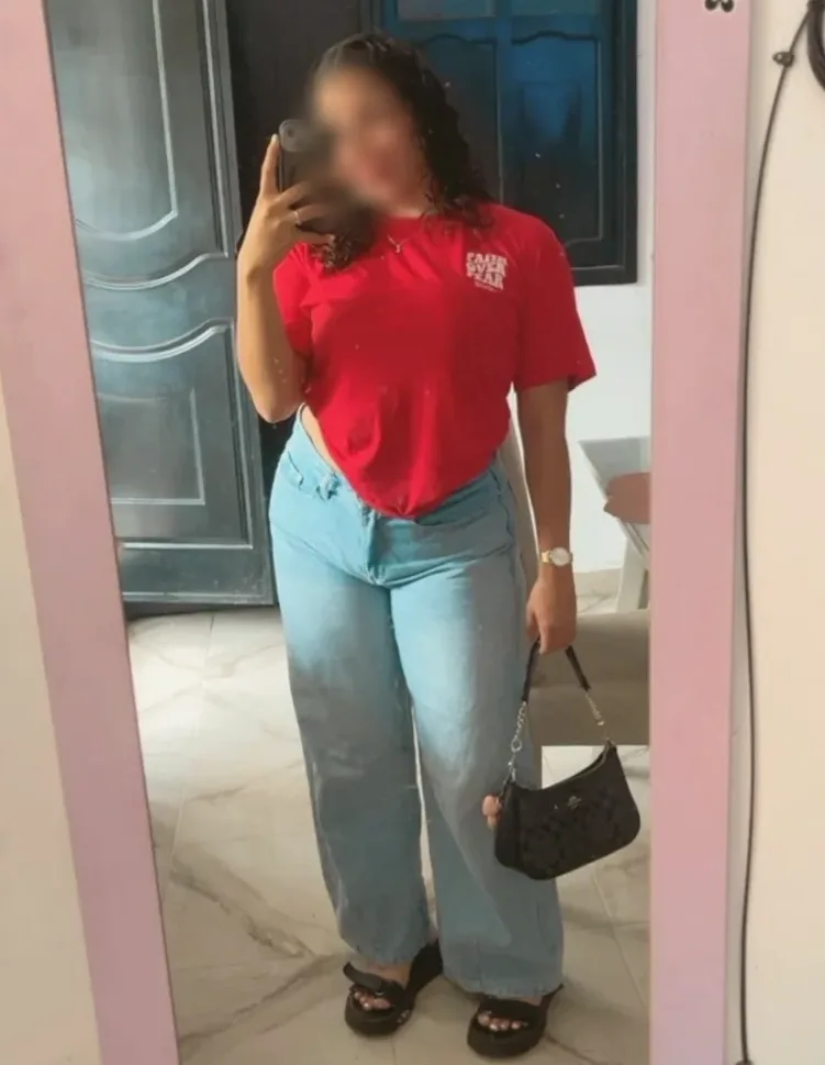 Daisy, 24