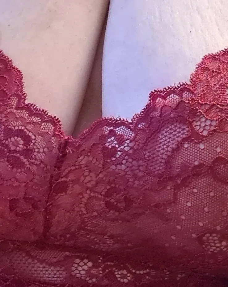 Emma, 32