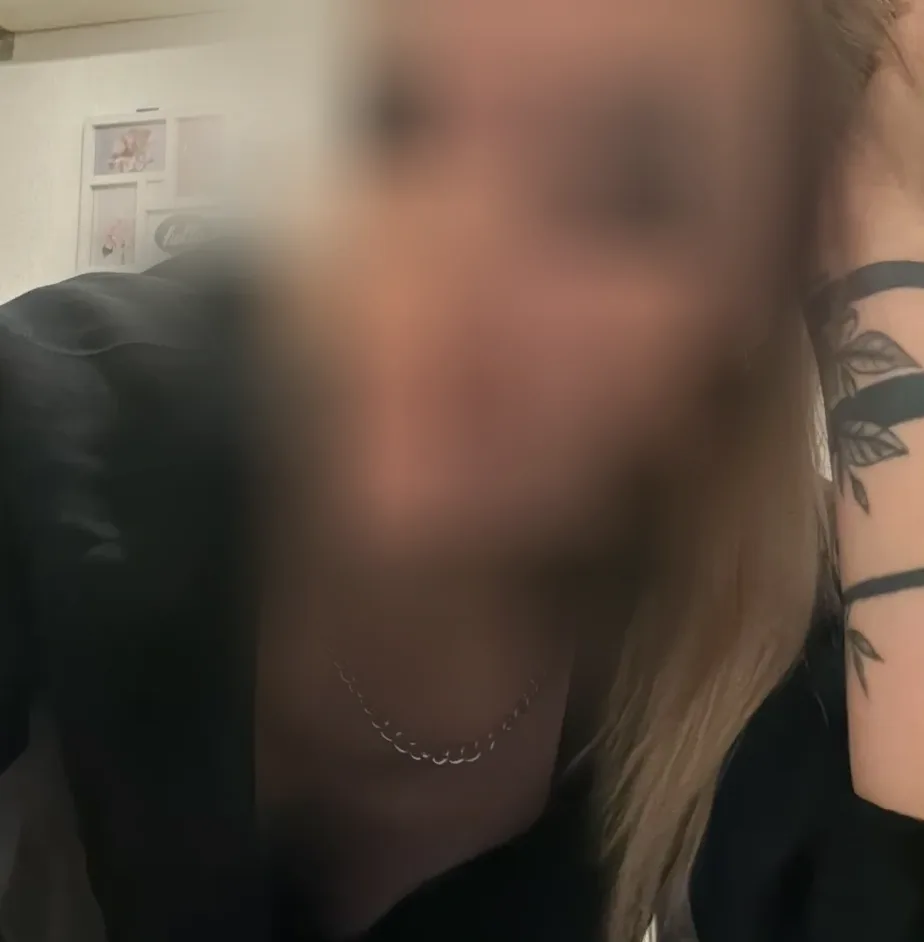 Hayley, 29