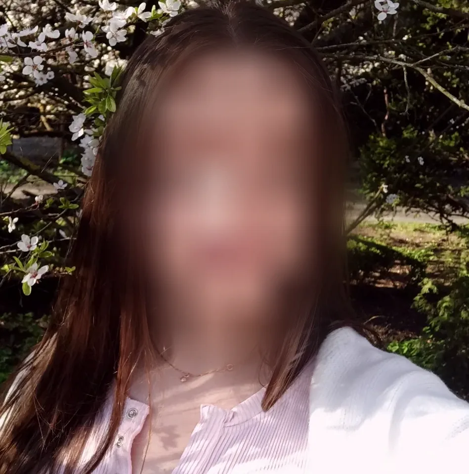 Lucy, 32