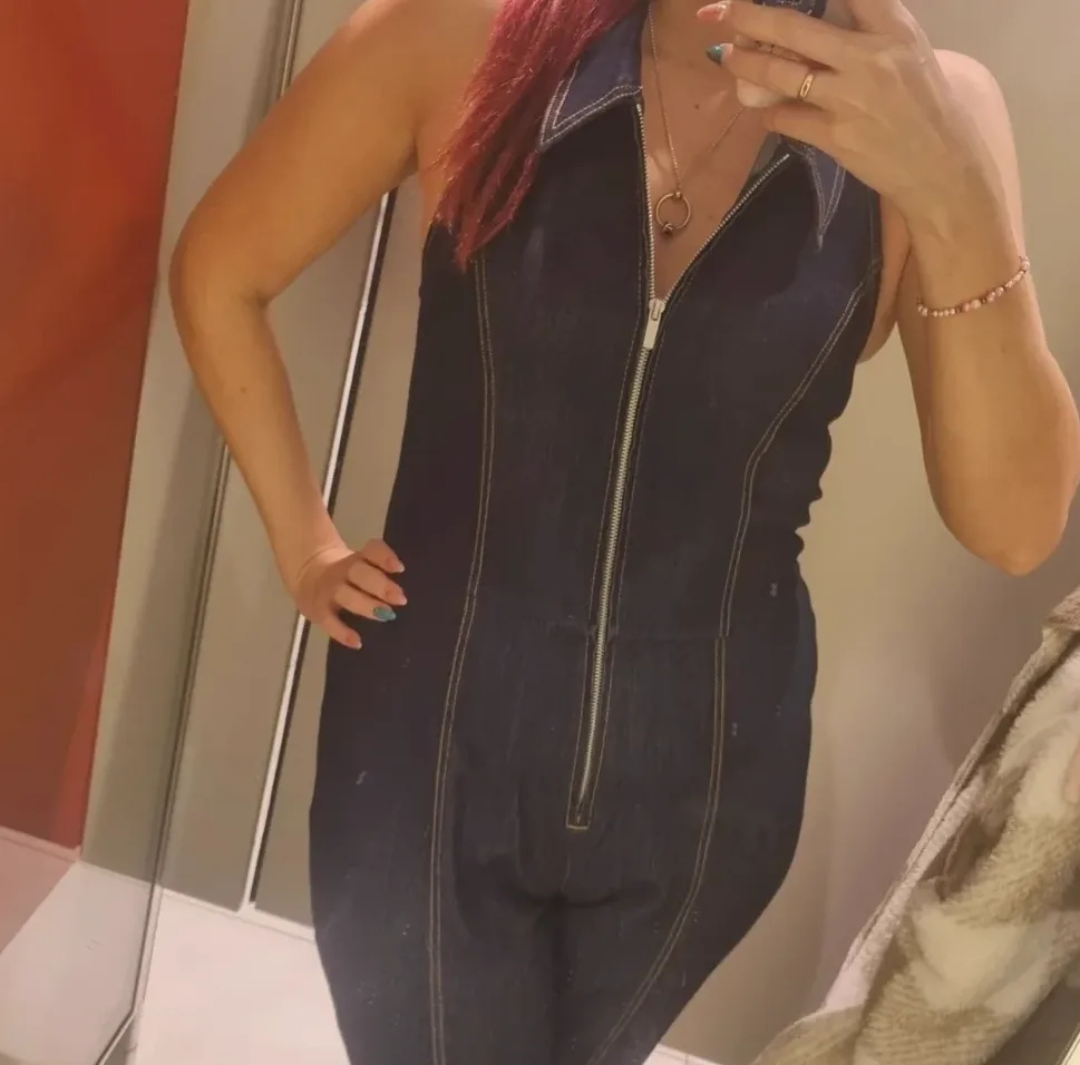 Nadia, 38