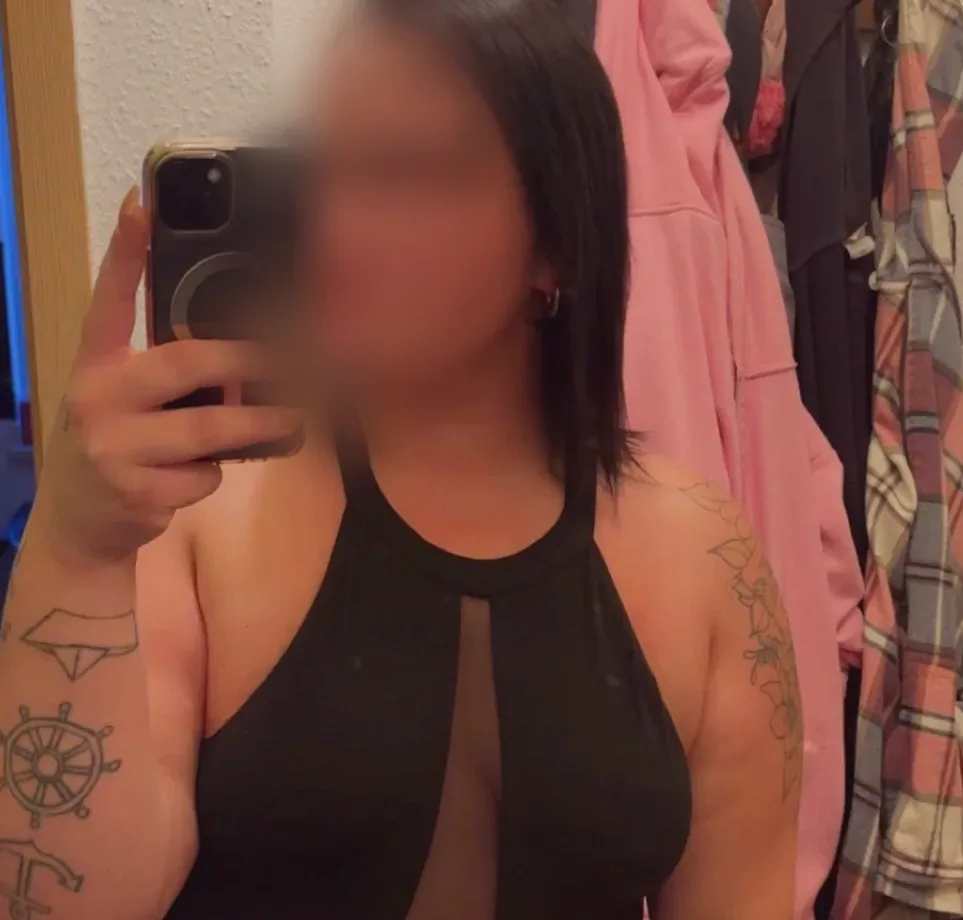 Poppy, 28