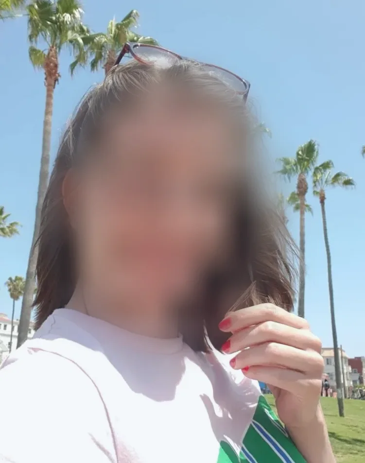 Sarah, 31