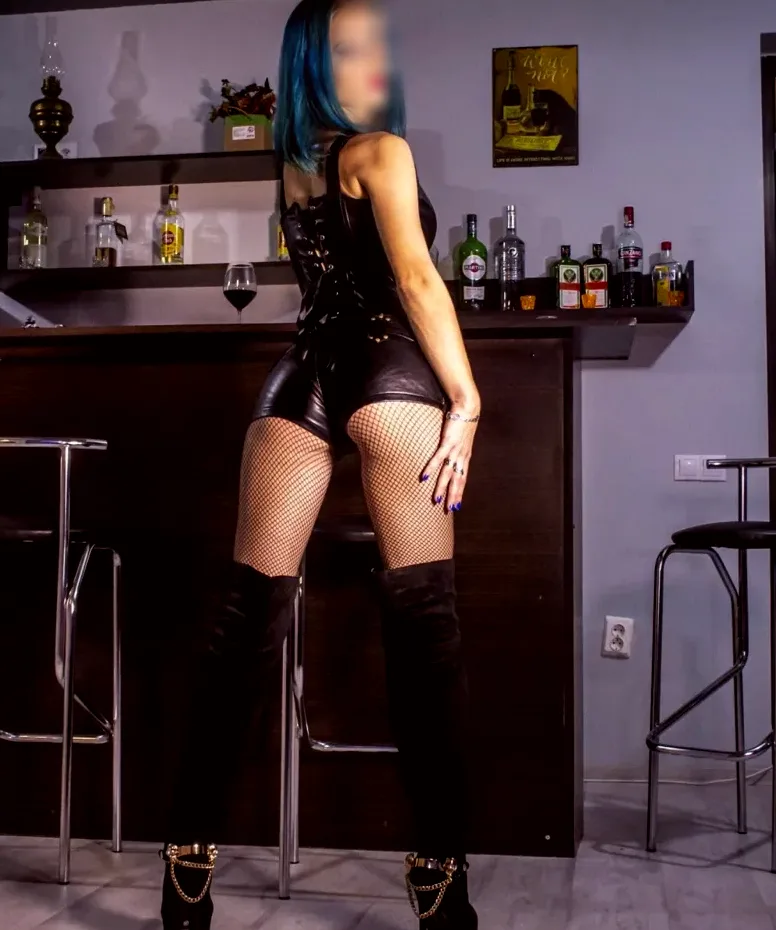 Tiana, 37